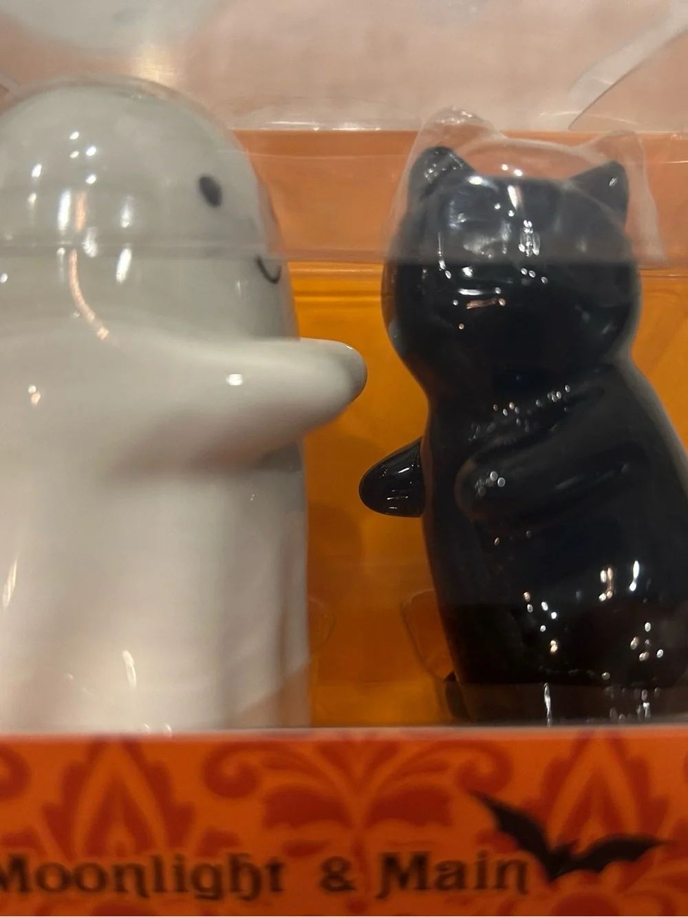 “New” Moonlight & Main Ghost and Cat Salt & Pepper Shakers